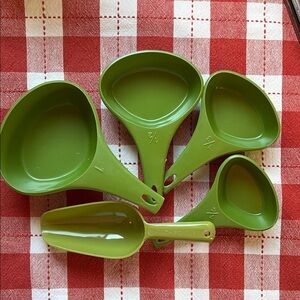 Mid-Century Modern Green Measuring Cups Set